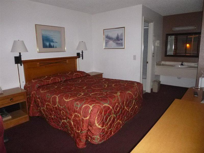 Travelodge By Wyndham Sea-Tac Airport North Тукуила Екстериор снимка
