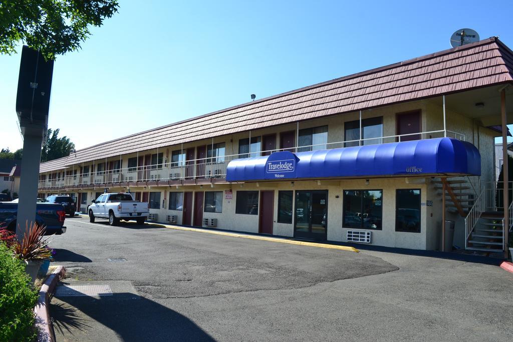 Travelodge By Wyndham Sea-Tac Airport North Тукуила Екстериор снимка