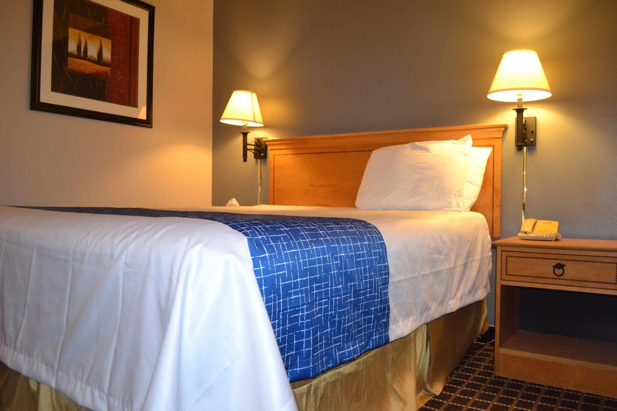 Travelodge By Wyndham Sea-Tac Airport North Тукуила Екстериор снимка