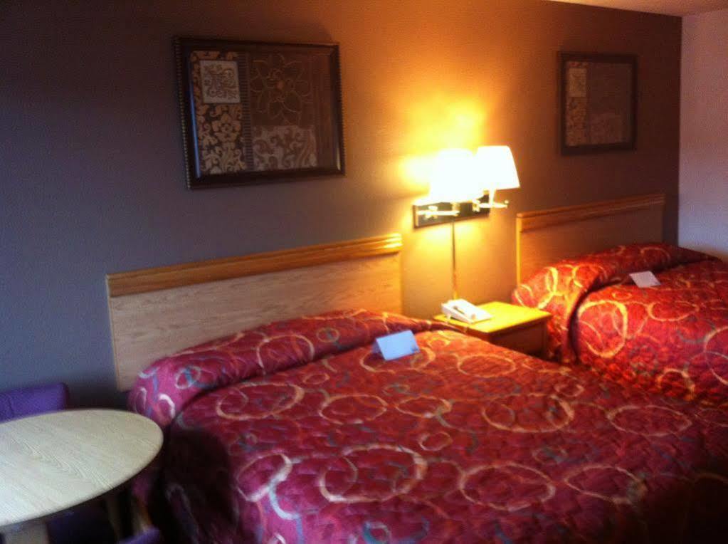 Travelodge By Wyndham Sea-Tac Airport North Тукуила Екстериор снимка