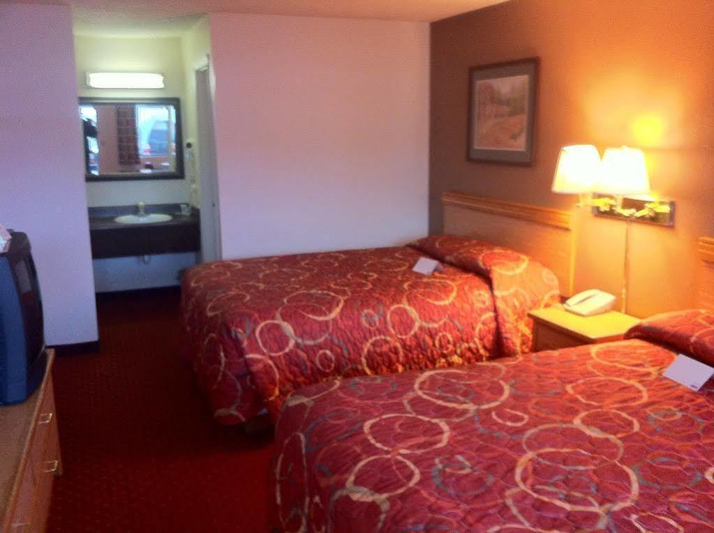 Travelodge By Wyndham Sea-Tac Airport North Тукуила Екстериор снимка