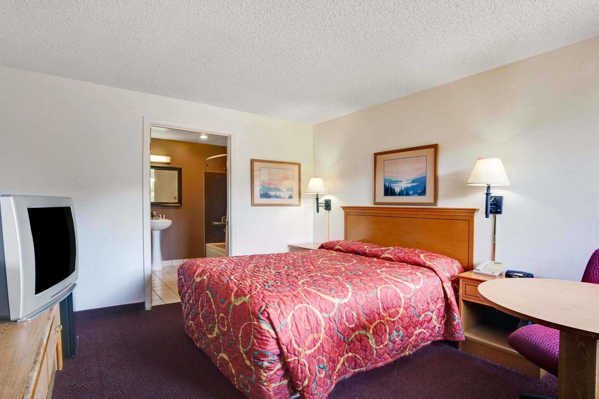 Travelodge By Wyndham Sea-Tac Airport North Тукуила Екстериор снимка