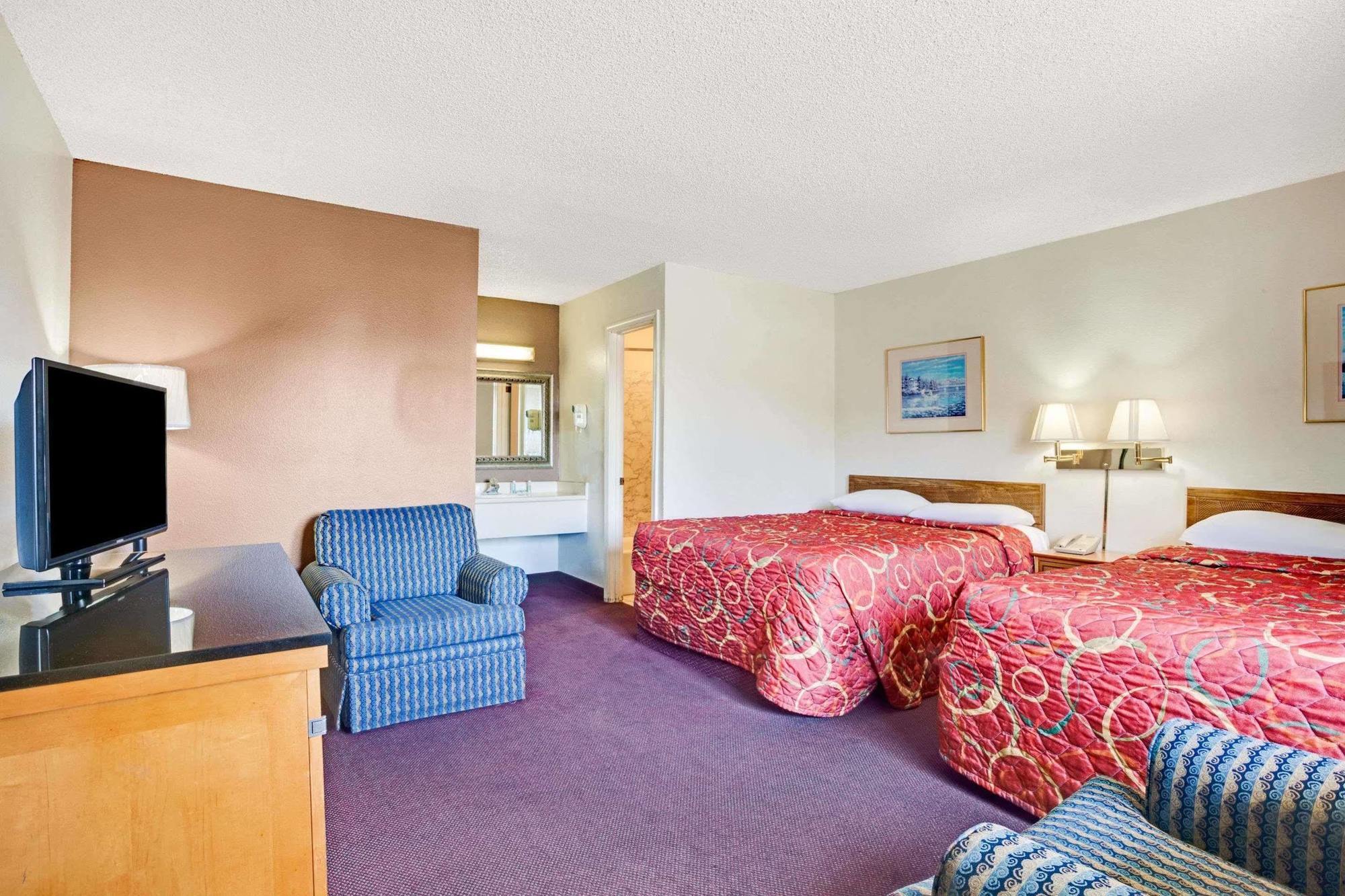 Travelodge By Wyndham Sea-Tac Airport North Тукуила Екстериор снимка